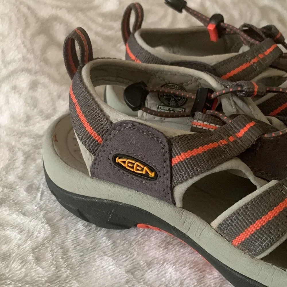 KEEN  anatomic sandals - Picture 4 of 12